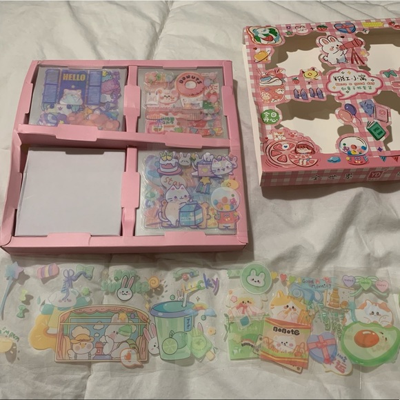 Box of 32 Small Sticker Sheets with a Clear Background - Picture 4 of 15